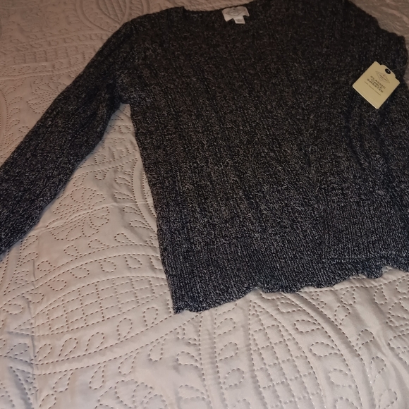 Sweater - Picture 5 of 5